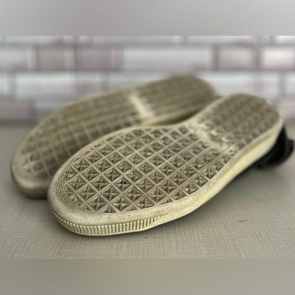 Puma shoes. Used. Good condition. Please see photos. Size 5.5 Women - Picture 5 of 7